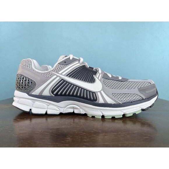Nike Air Zoom Vomero 5 \
